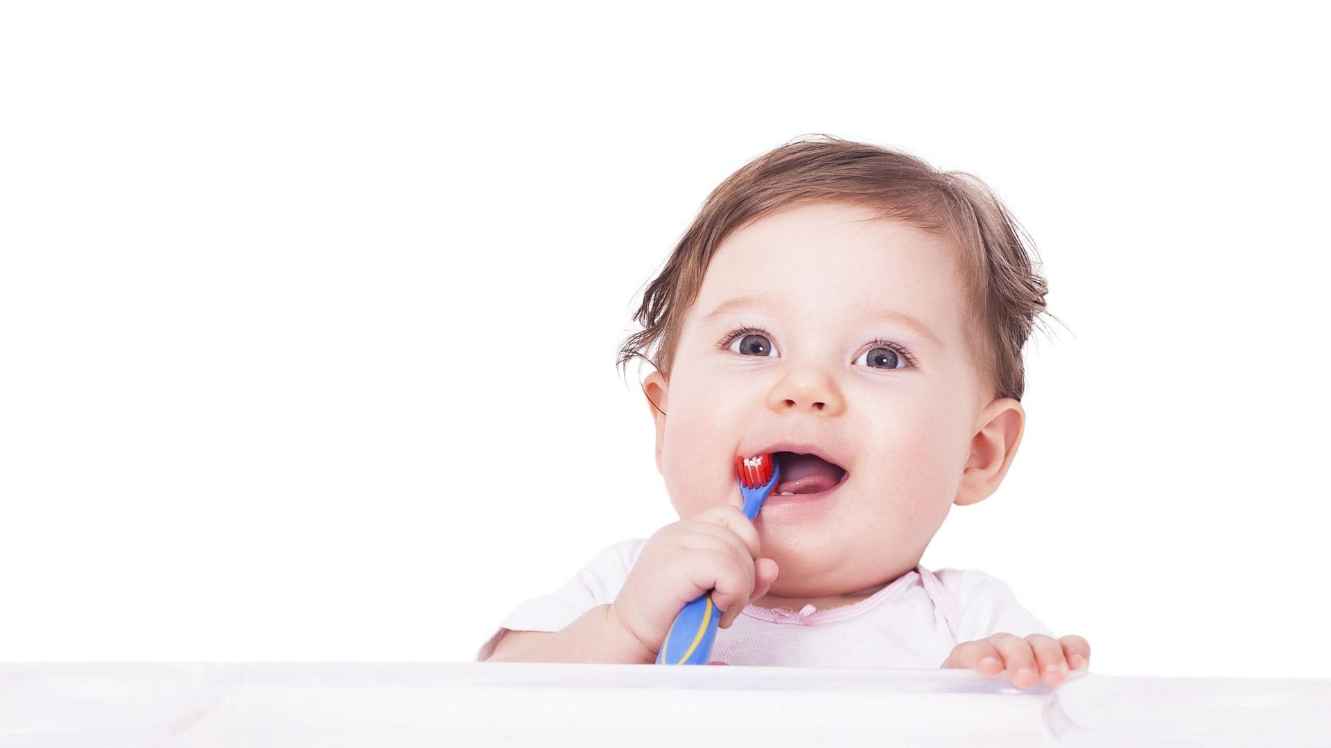 Healthy Smiles from the Start: Baby Oral Care Tips